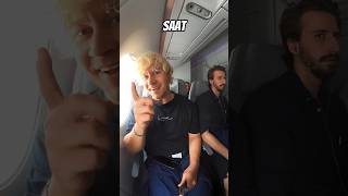 Kantsii Testaa Laitetaan Taputukset Lentokoneen Laskeuduttua Takaisin Muotiin