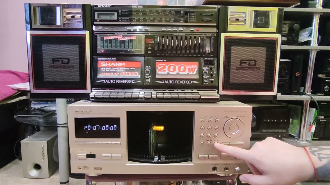CD Changer Pioneer PD-F1007 - YouTube