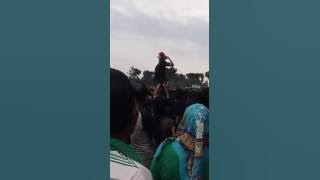 Goyang epilepsi monata mania Pati lambador. By. Embul kecil