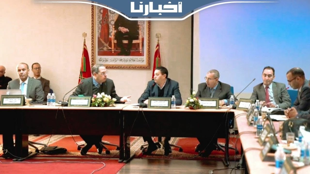 عامل إقليم سطات يثور في وجه المدير الإقليمي للتعليم: عطيني الخدمة إلا ما عندكش خرج عليا