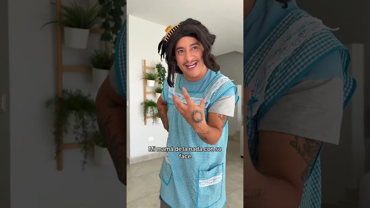 Cuando mi mamá no le entiende al Face 😂