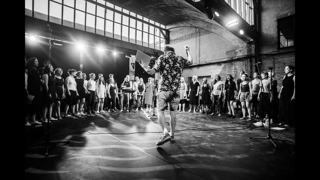 Justin Vernon & Cantus Domus / Heavenly Father - PEOPLE Festival 18