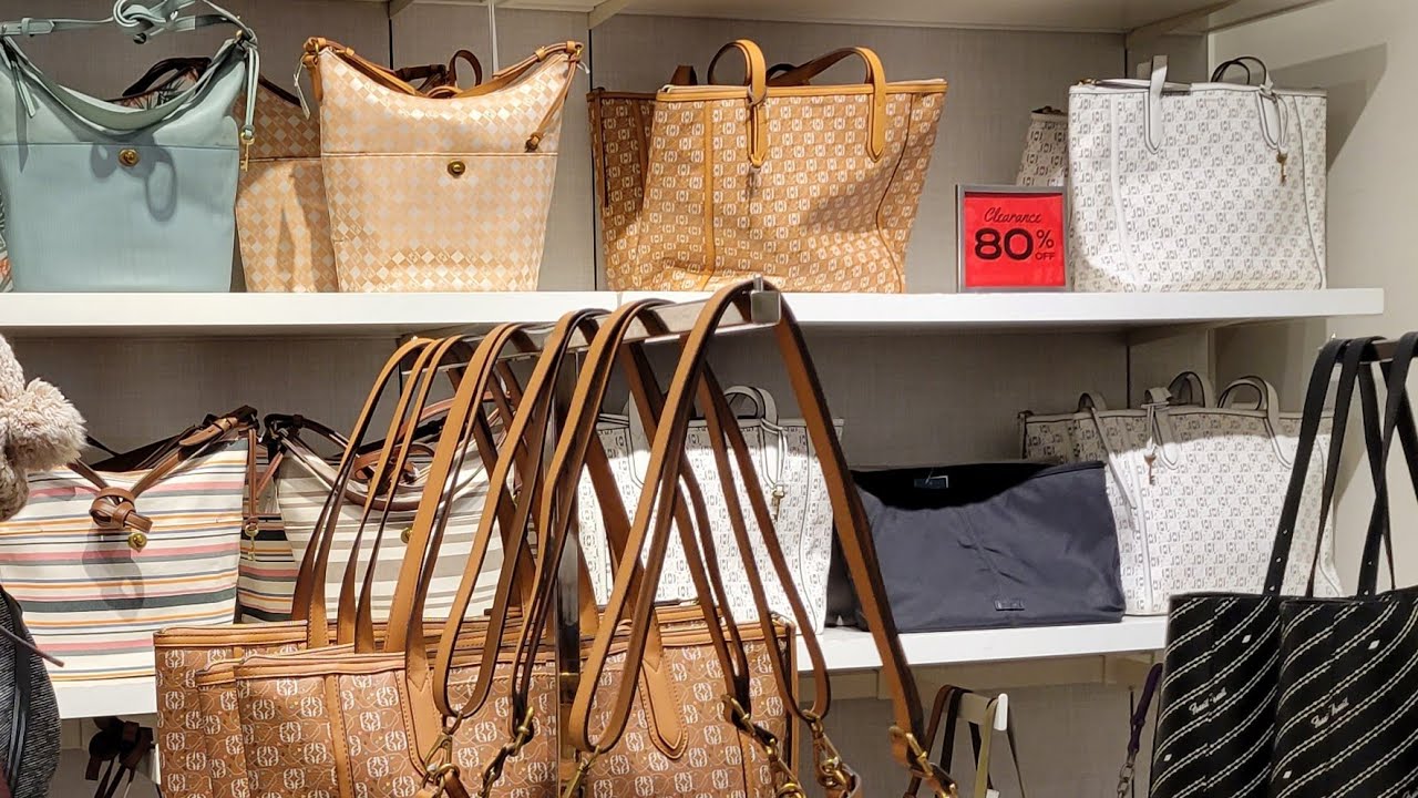 FOSSIL OUTLET BOXING DAY SALE/UP TO 80 DISCOUNT ON PURSESWATCHESWALLETSACCESORIES/LET'S