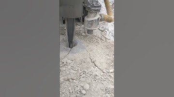 How do mines mine rocks quickly?#rock splitter #excavator #concretelifting #construction