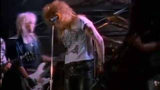 Guns N&#39; Roses - Welcome To The Jungle (Official Video)