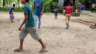 বোতল খেলা | | Best Childhood Memory Kids ||  |Playing Village Traditional Game.. screenshot 2