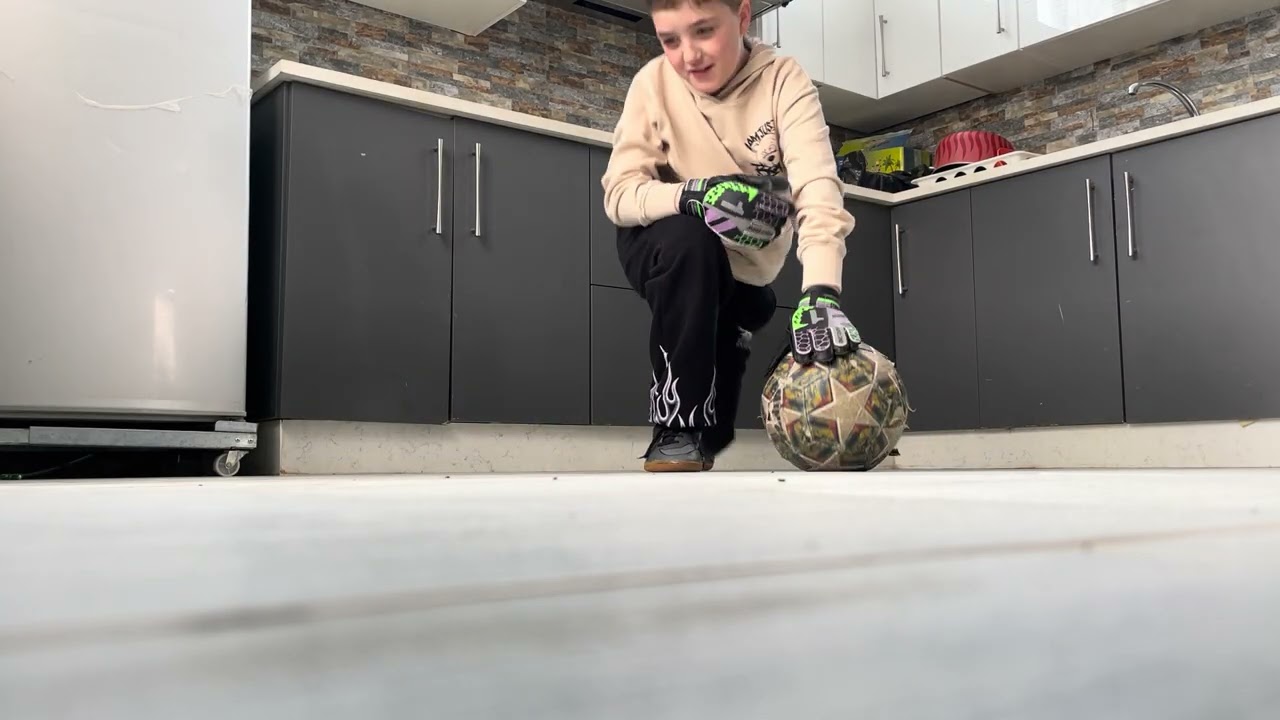  I play with my frind