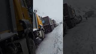 Heavy snow fall | Vehicle stopped #tawang #bumla to tawang