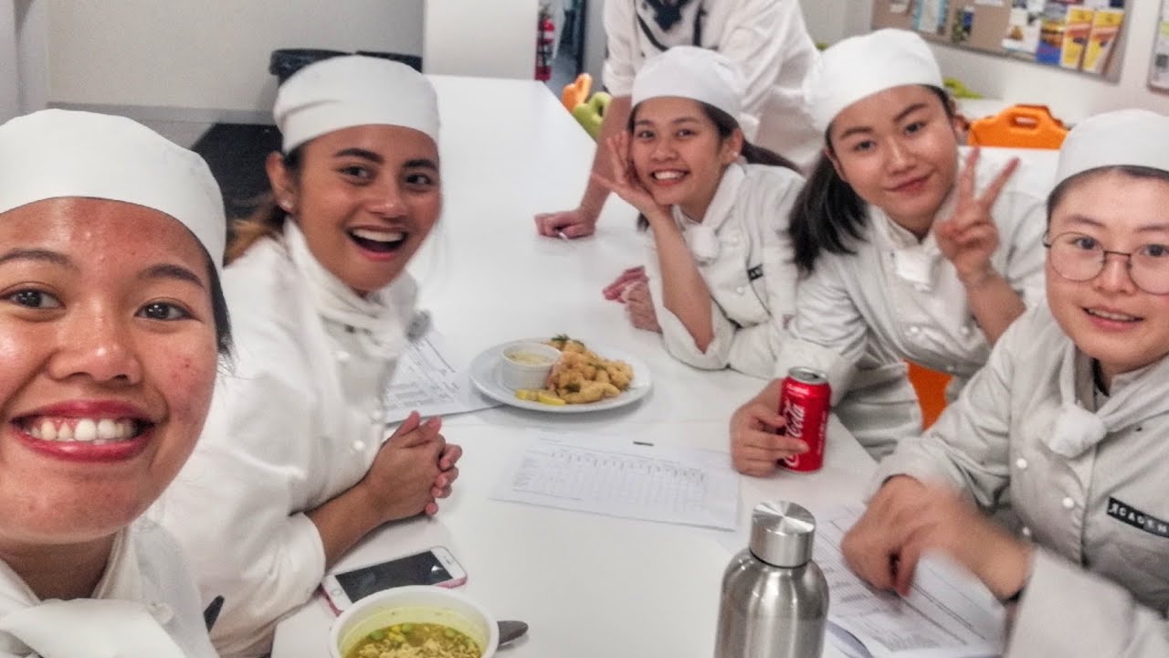 A day in the life of COMMERCIAL COOKERY & PATISSERIE students in