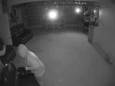 #TheOmanHouse November 18th 2016 1:55 AM Theater Cat Toy Light Ball Lights Up in response