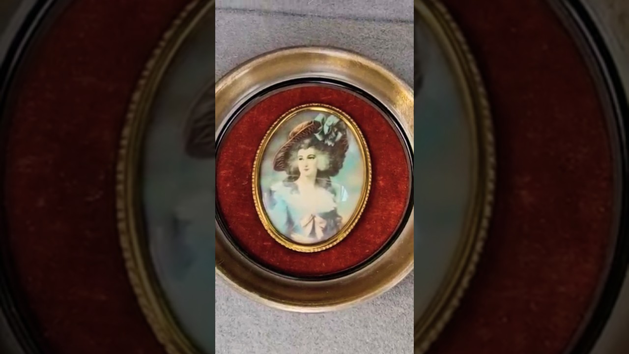 НАХОДКА!ДАМА В ГОЛУБОМ! 