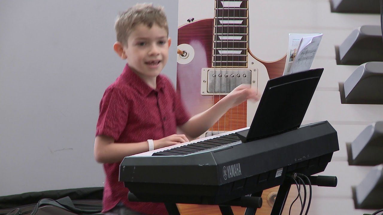 Samih Angelo A Sleigh Bells, When the Saints Go Marching In (Piano