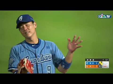 07/14 富邦 vs 統一 七局下，潘武雄擊出滾地球，林益全發生守備失誤讓打者安全上壘