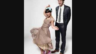 Lily Allen Stop Shop