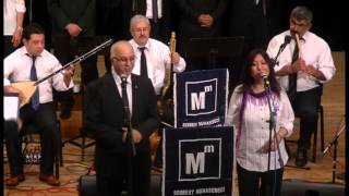 Şerife Baz-Ömer Yurdaözer-başındaki yazmayı-asmmmo 2014 konseri-foto mega