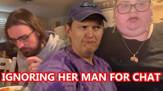 ROSIE IGNORES HER BOYFRIEND'S ANXIETY TO TALK TO CHAT