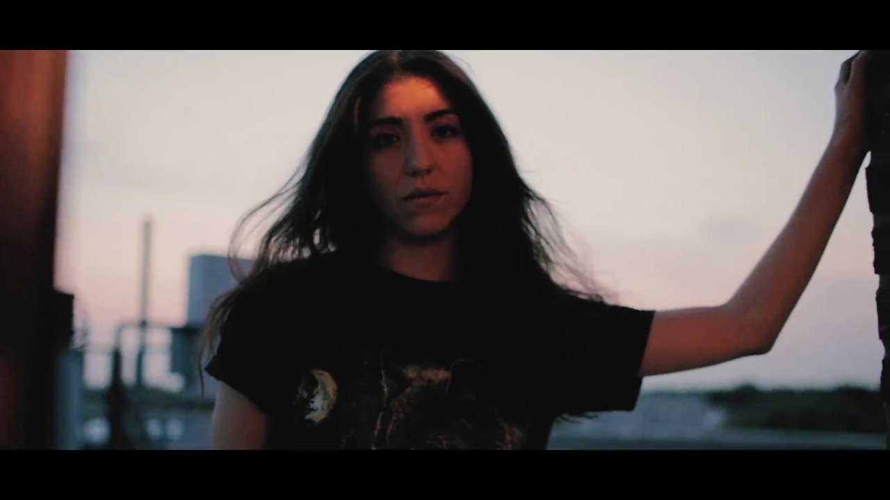 Video Premiere Carli Naff Clean