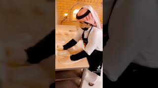 بزينا السعودي وبحرفيه واتقان اليد العامله طاهره واليد العاجزه نجسه الا من مرض عضال