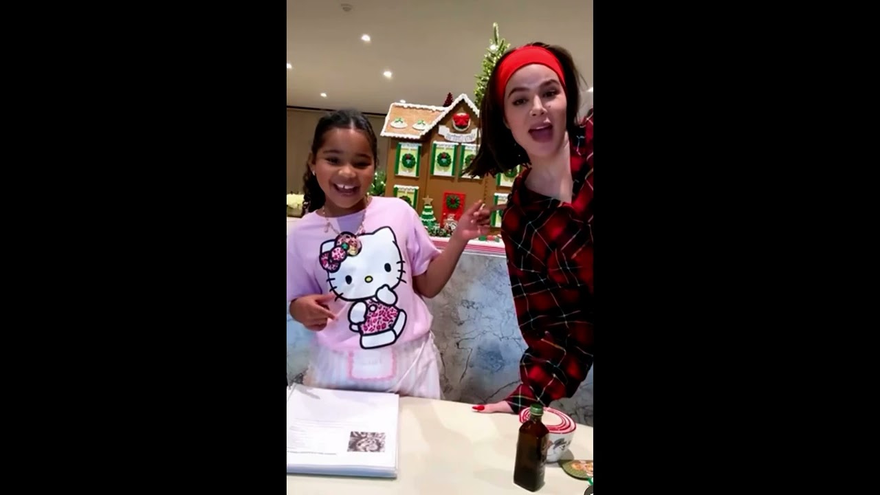 Joe Burrow's Wild Christmas Gifts: Fossils for the O-Line!