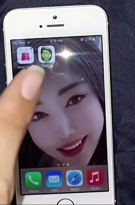 Stan Twitter: Cutie showing you their Jiafei phone with gimme my lime features! 👄🍋‍🟩
