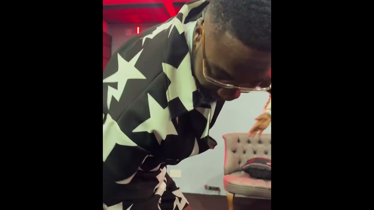 TobyForge and Mayor Frosh dancing at Lounge Fm 