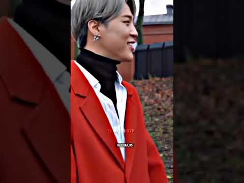 Taehyung looks very