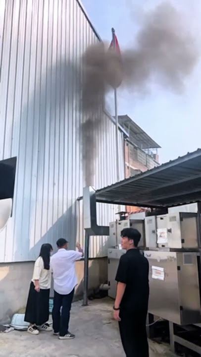 penyaring asap cerobong Asap industri #boilersmokeremoval #blacksmokepurification #factorysmoke