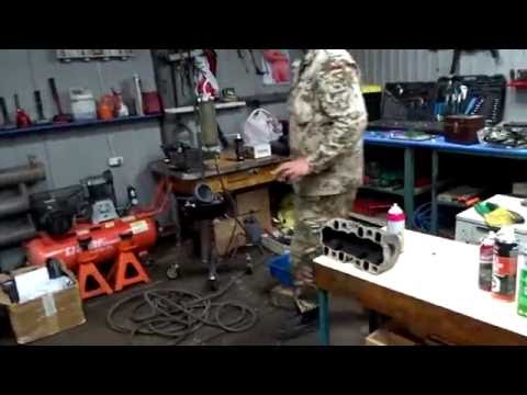 Видео: Как вы используете очиститель карбюратора для малых двигателей gumout?