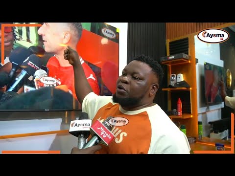 BIG WA SIMBA AMCHAMBUA KOCHA MPYA HUKU AKITAZAMA VIDEO ZAKE HUYU KOCHA ANAVAA HERENI SAFI TU