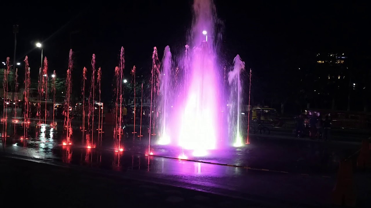 Bonifacio monument fountain