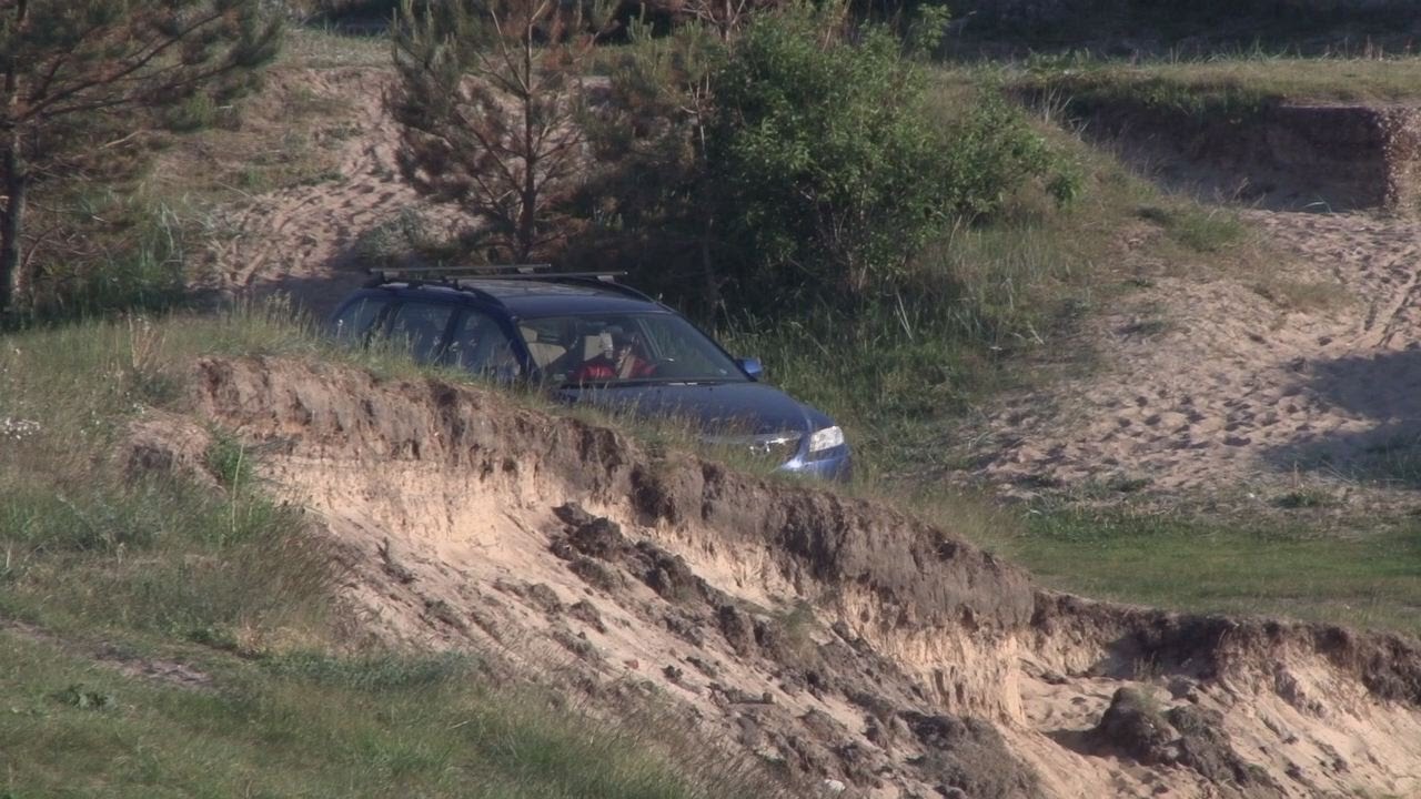 Jūras piekrastē cīnās  ar kāpu izbraukātājiem 6. 06. 2016