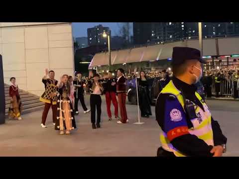 周深多方位鞠躬致谢＃周深奔跑吧 20230331成都