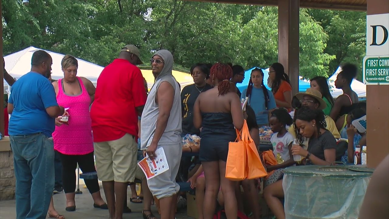 East St. Louis gathers to celebrate Juneteenth at Jones Park