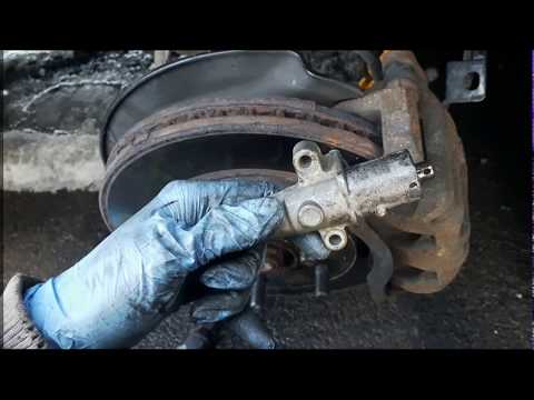 Symptoms of a Bad Timing Belt Tensioner