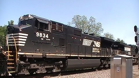Train 59Q Rolls Out Jenkinsburg 4-10-12.mpg