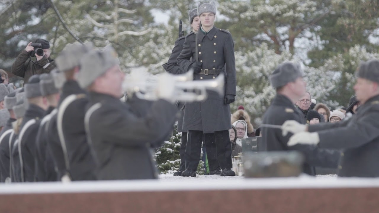 Seppeleenlasku Hietaniemen hautausmaalla