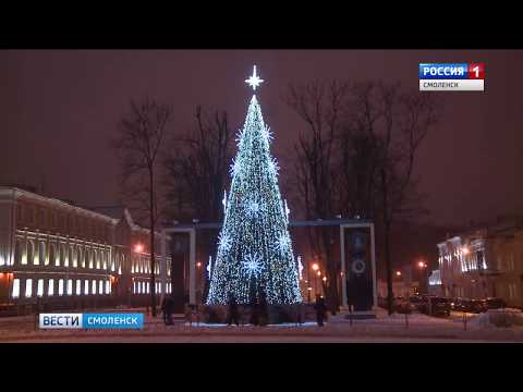 Главная площадь Смоленска готова к новогодним праздникам