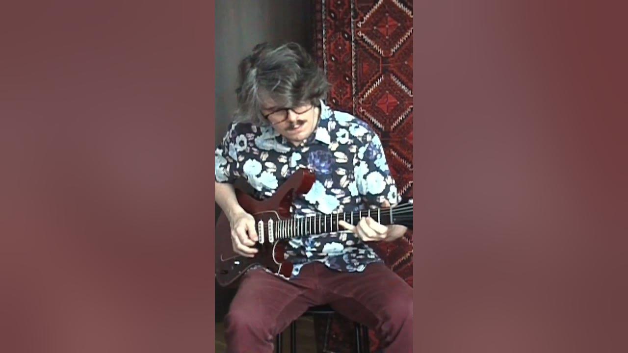 Blue (Da Ba Dee) verse riff