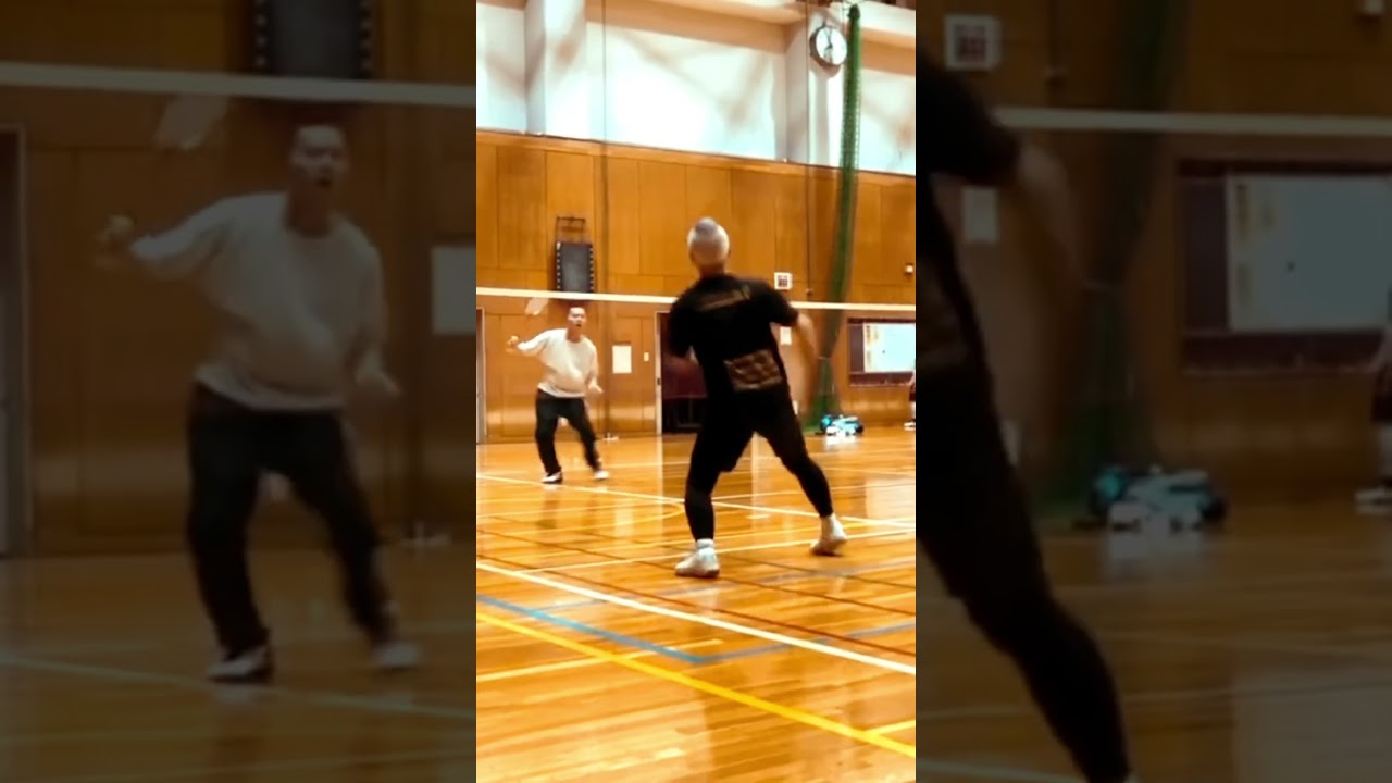 2026.3/26のバド練習の一部です。アマチュアプレイヤーなのでフォームもプレイも参考にはなりませんが60台プレイヤーが若いプレイヤーとバドできるって素晴らしいと思うんです。健康第一で頑張りましょう^o^ #sorakumo #badmintonlovers #badminton #heartwarming #60代