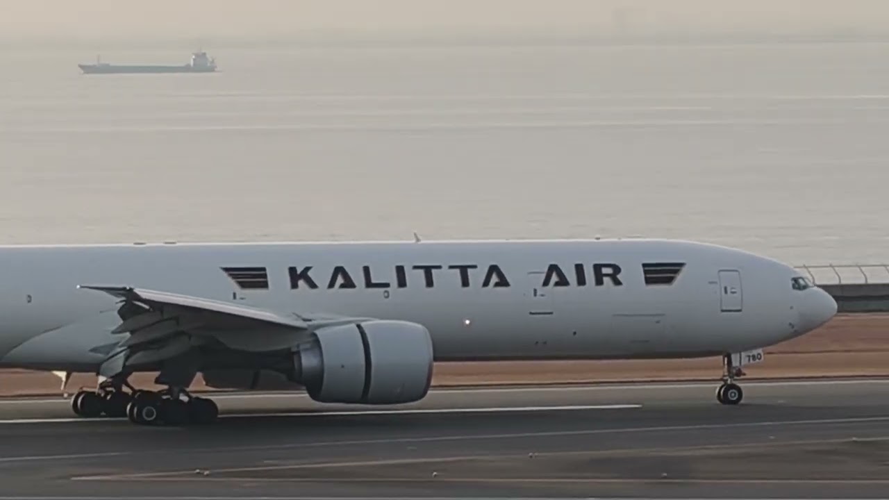 中部国際空港 カリッタエアー シンシナティ－中部 ボーイング777-300ERF 着陸シーン 2026年1月15日