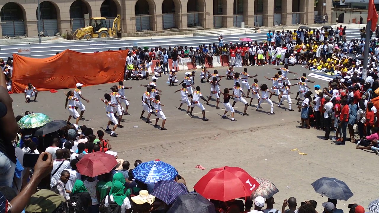 Desfile Académico UCAN FDUCAN
