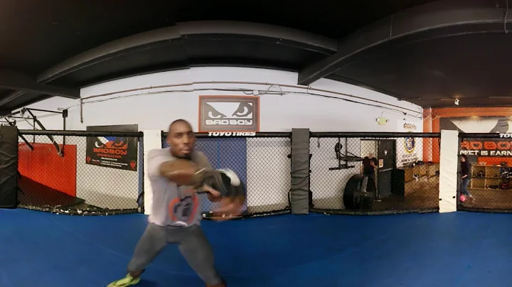 Bellator 163: Phil Davis 360 Virtual Reality Train...