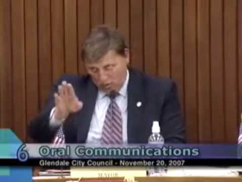 Mayor Ejects Citizen from Council Meeting, gets ca...