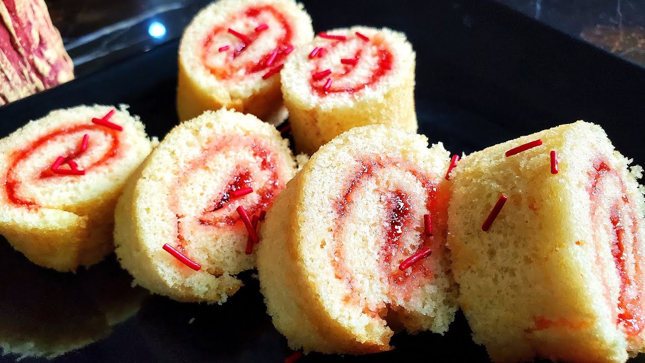 Mini Vanilla Strawberry Swiss Rolls Swiss Cake Recipe Mini cake