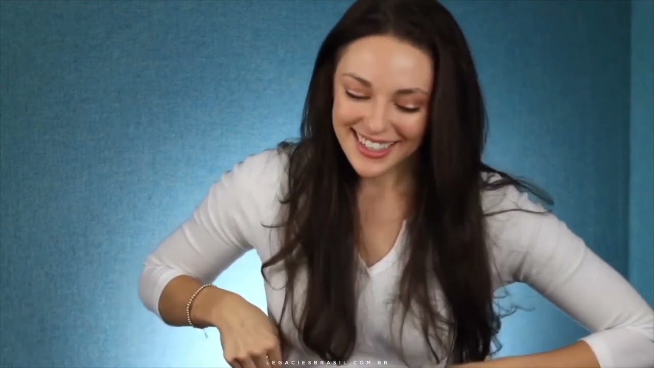 Danielle Rose Russell no  Podcast The Unscene Work - Legendado