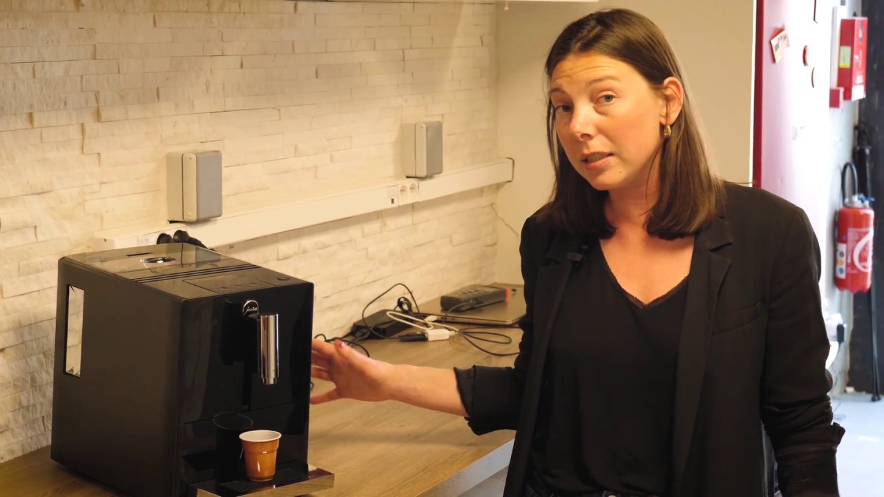 Prise en main de la cafetière Jura A1 - YouTube