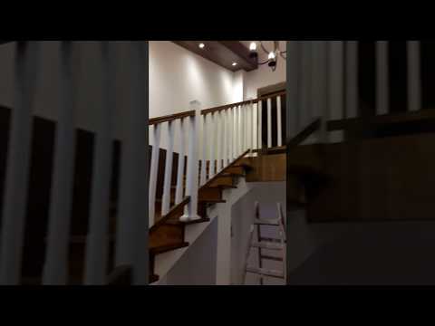 Видео: Стълба с 4 стъпала: характеристики на алуминиеви, стоманени и дървени стълби с широки и тесни стъпала, двустранни четиристепенни модели
