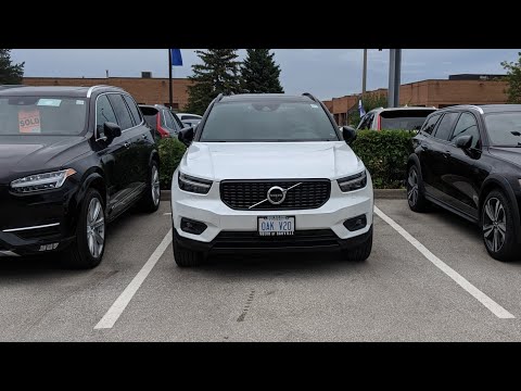 2020 Volvo XC40 Automatic Parking Demonstration