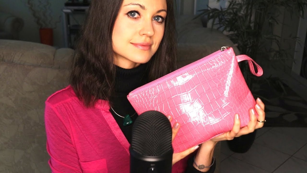 [ASMR] What's In My Makeup Bag ~ Rummage ~ Tapping ~ Whispering - YouTube