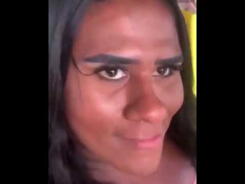 Flávia big big falando inglês (Video Meme Awards)